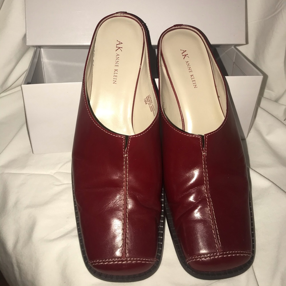 Anne Klein Poppy AK burgundy leather size 10
